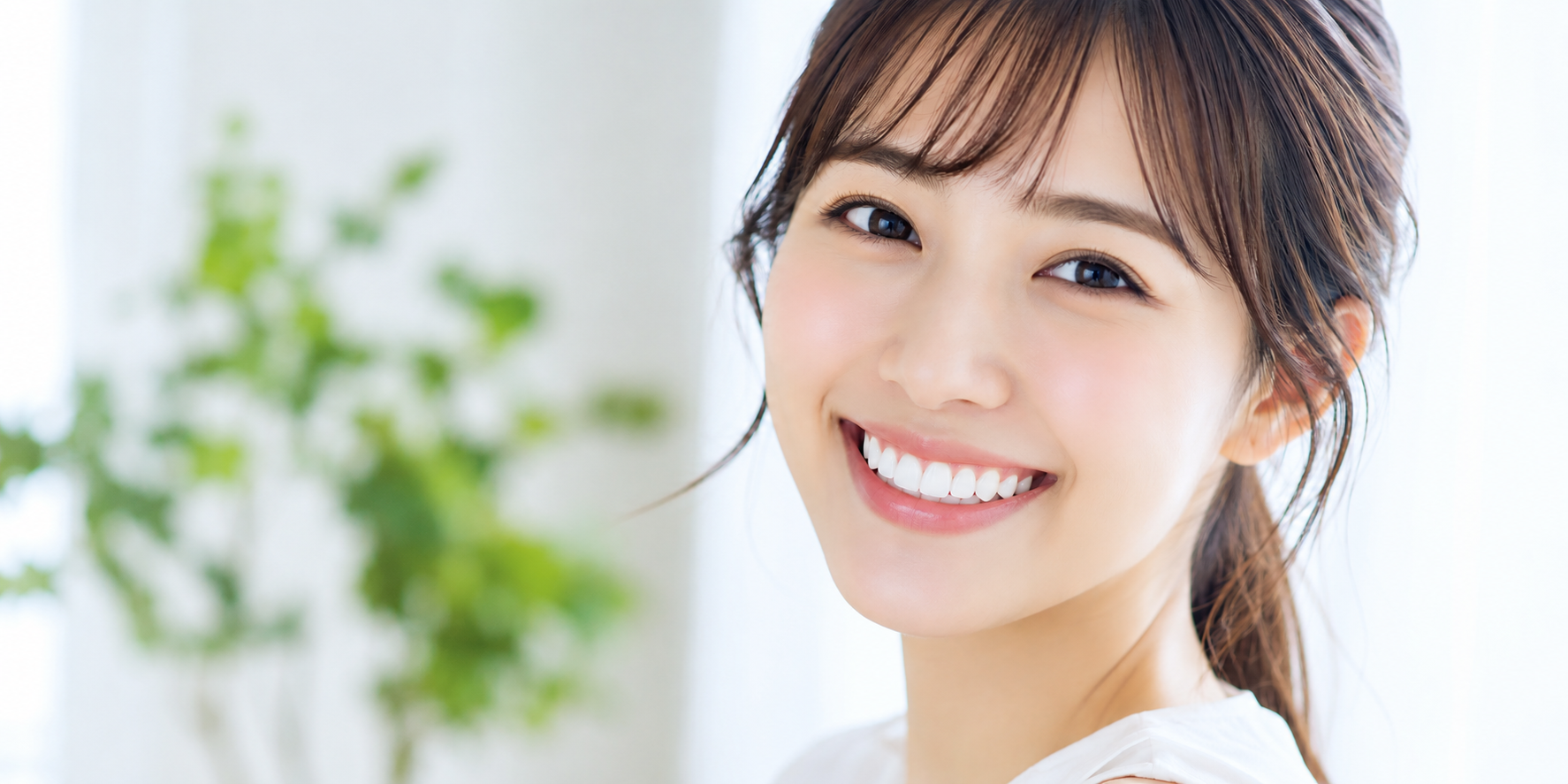 矯正治療で整った美しい歯並びと笑顔